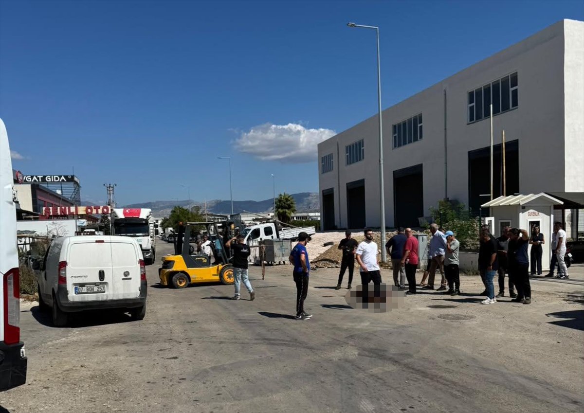 Manavgat'ta motosiklet kazası: Genç sürücü yaşamını yitirdi