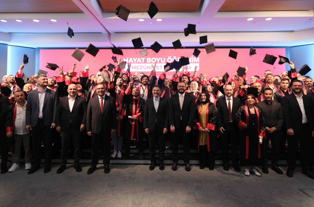 THY Başkanı Şeker: Çalışanlar diploma programını tamamladı