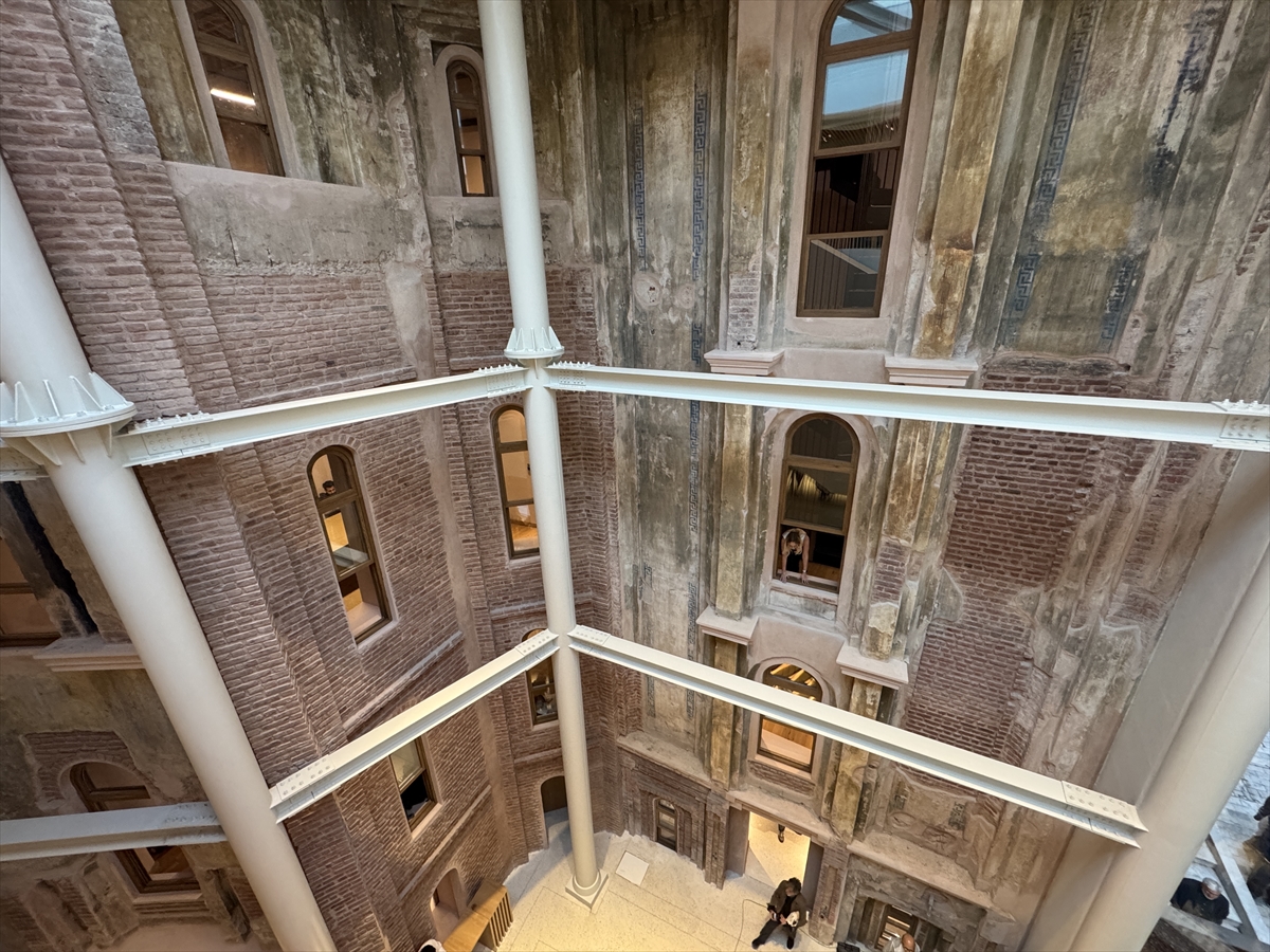 Muammer Karaca Tiyatrosu 14 Yıl Sonra Yeniden Perdelerini Açtı