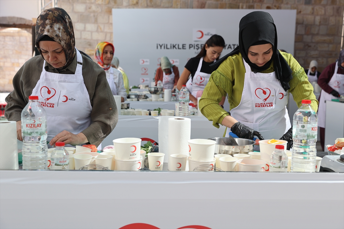 Türk Kızılay: Depremzede kadınlar Nevşehir'de aşçılık eğitimi aldı
