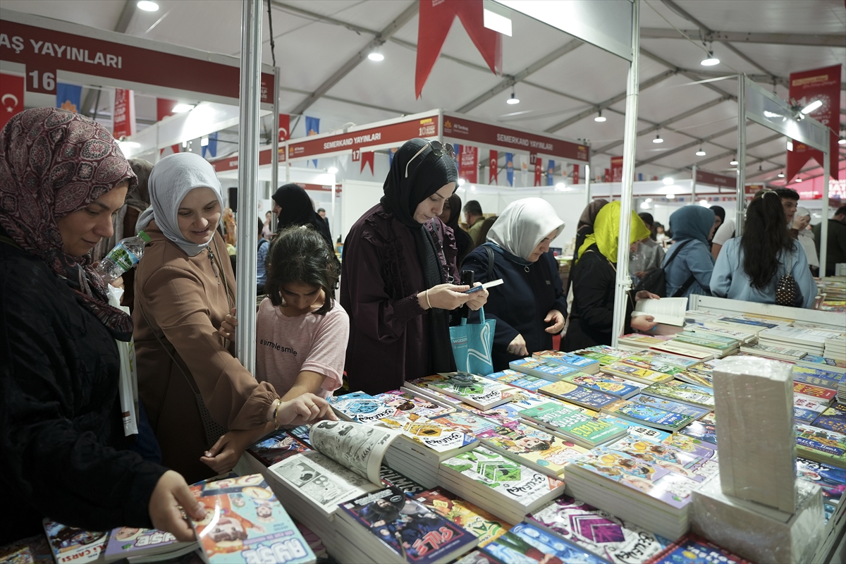 Bilal Erdoğan: Sultanbeyli Kitap Fuarı açıldı, 50 okula kütüphane