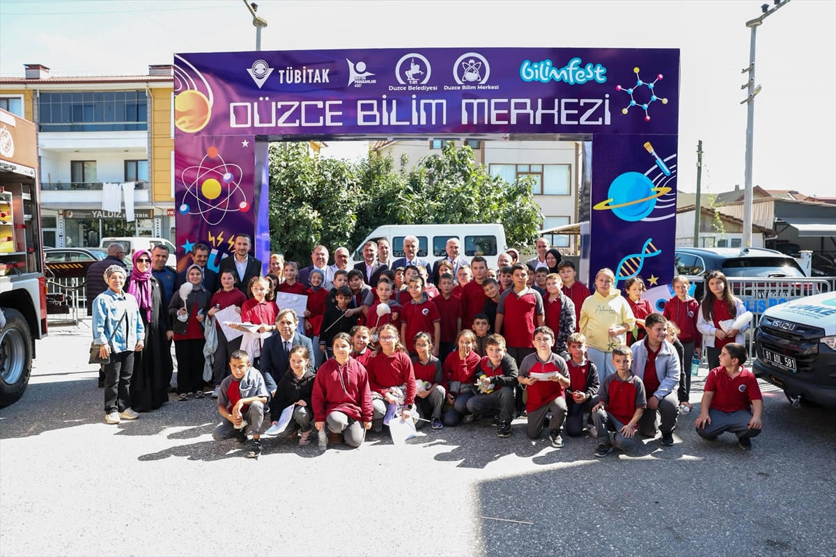 Düzce Bilim Şenliği'nde Vali Makas: İnsan yetiştirin