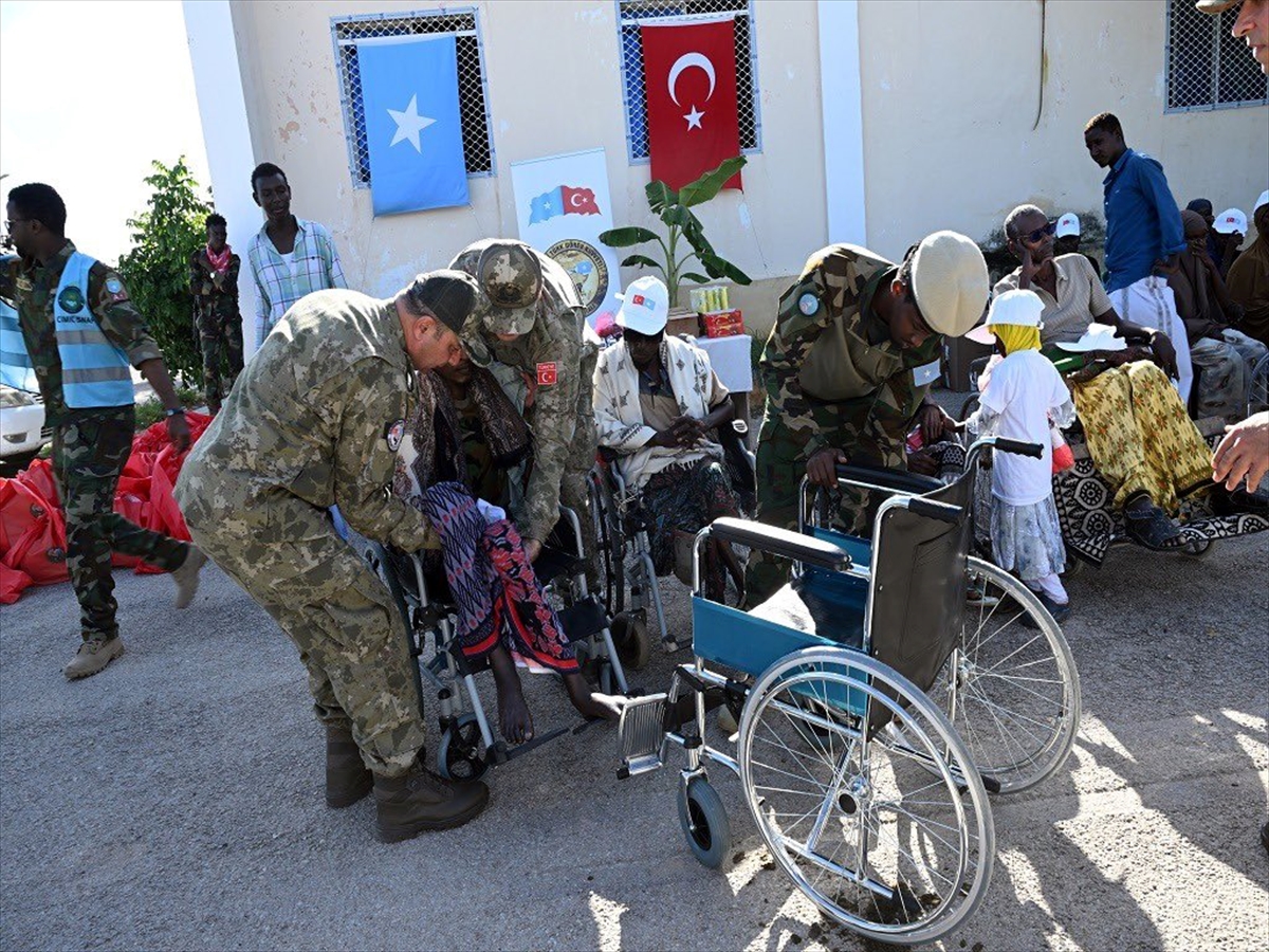MSB: Somali'de gazilere ve ailelerine tekerlekli sandalye