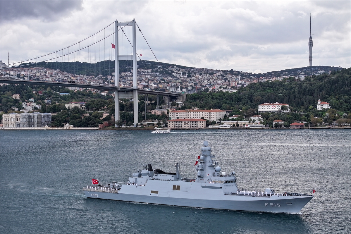 Preveze Deniz Zaferi kapsamında İstanbul Boğazı'ndan geçiş yapıldı