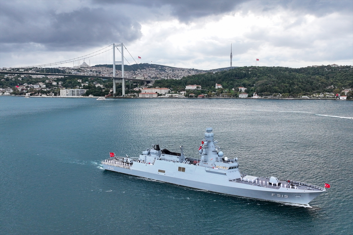 Preveze Deniz Zaferi kapsamında İstanbul Boğazı'ndan geçiş yapıldı