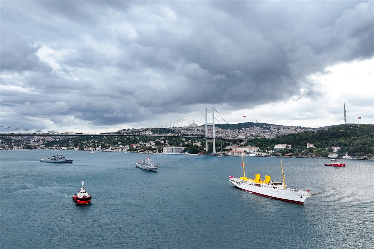 Preveze Deniz Zaferi kapsamında İstanbul Boğazı'ndan geçiş yapıldı