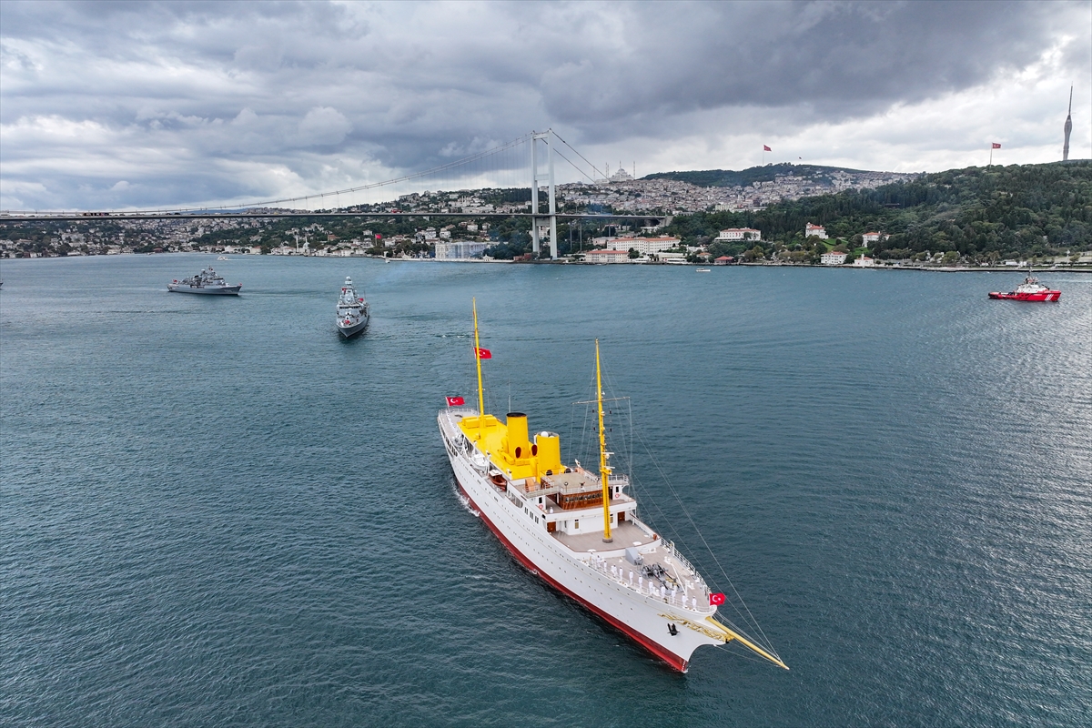 Preveze Deniz Zaferi kapsamında İstanbul Boğazı'ndan geçiş yapıldı