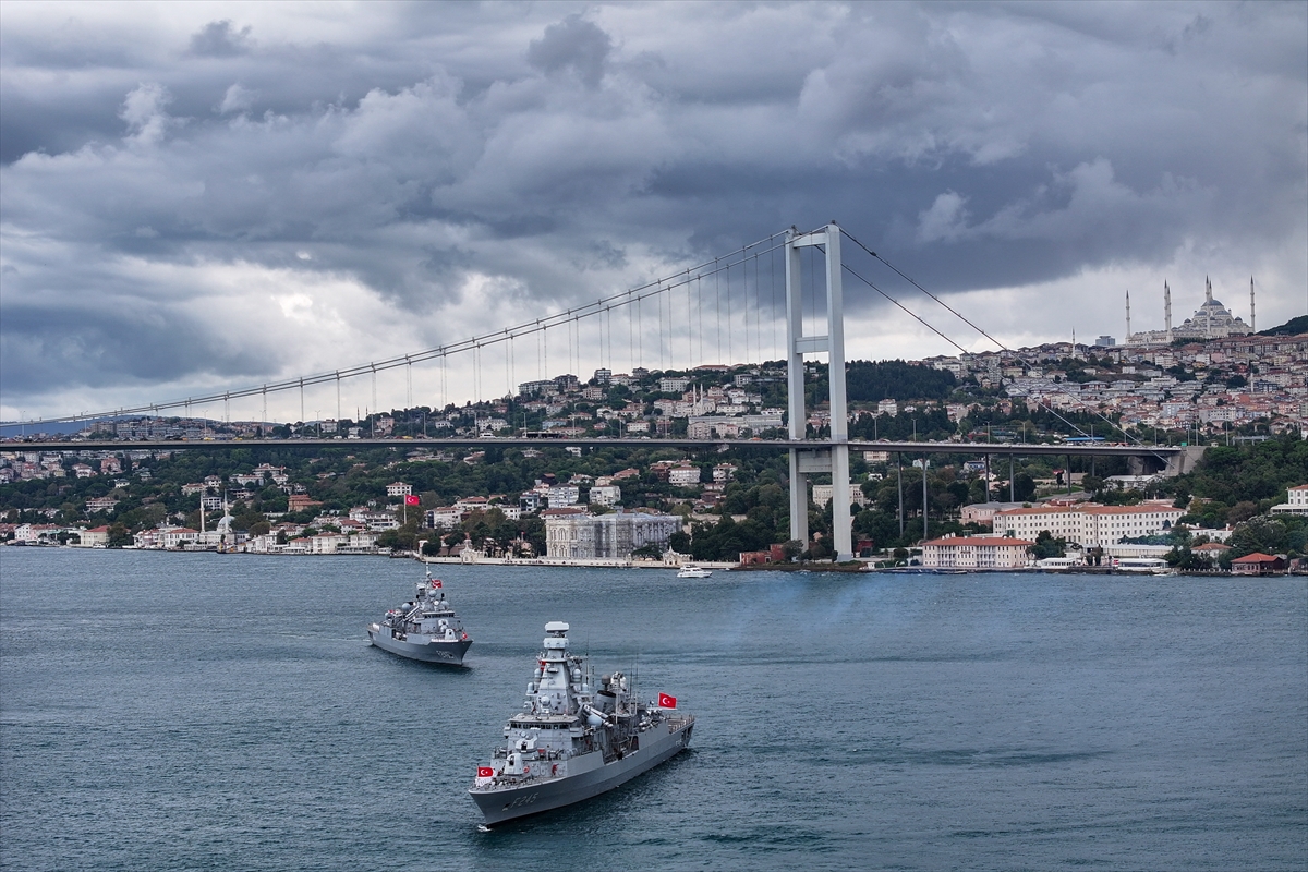 Preveze Deniz Zaferi kapsamında İstanbul Boğazı'ndan geçiş yapıldı