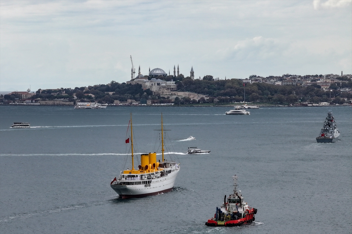 Preveze Deniz Zaferi kapsamında İstanbul Boğazı'ndan geçiş yapıldı