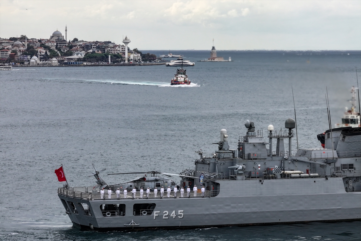 Preveze Deniz Zaferi kapsamında İstanbul Boğazı'ndan geçiş yapıldı
