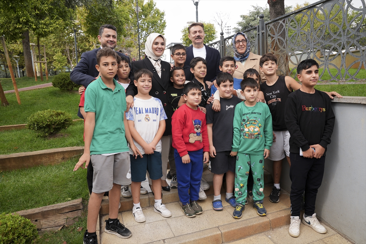 Bakan Göktaş: Bahçelievler'de esnaf ve vatandaşlarla buluştu