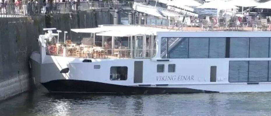 Kuraklık Ren Nehri'nde yolcu gemisini karaya oturttu