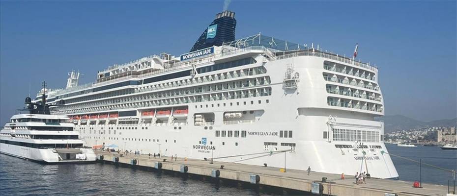 Ege limanları kruvaziyer turizminde liderliğini koruyor