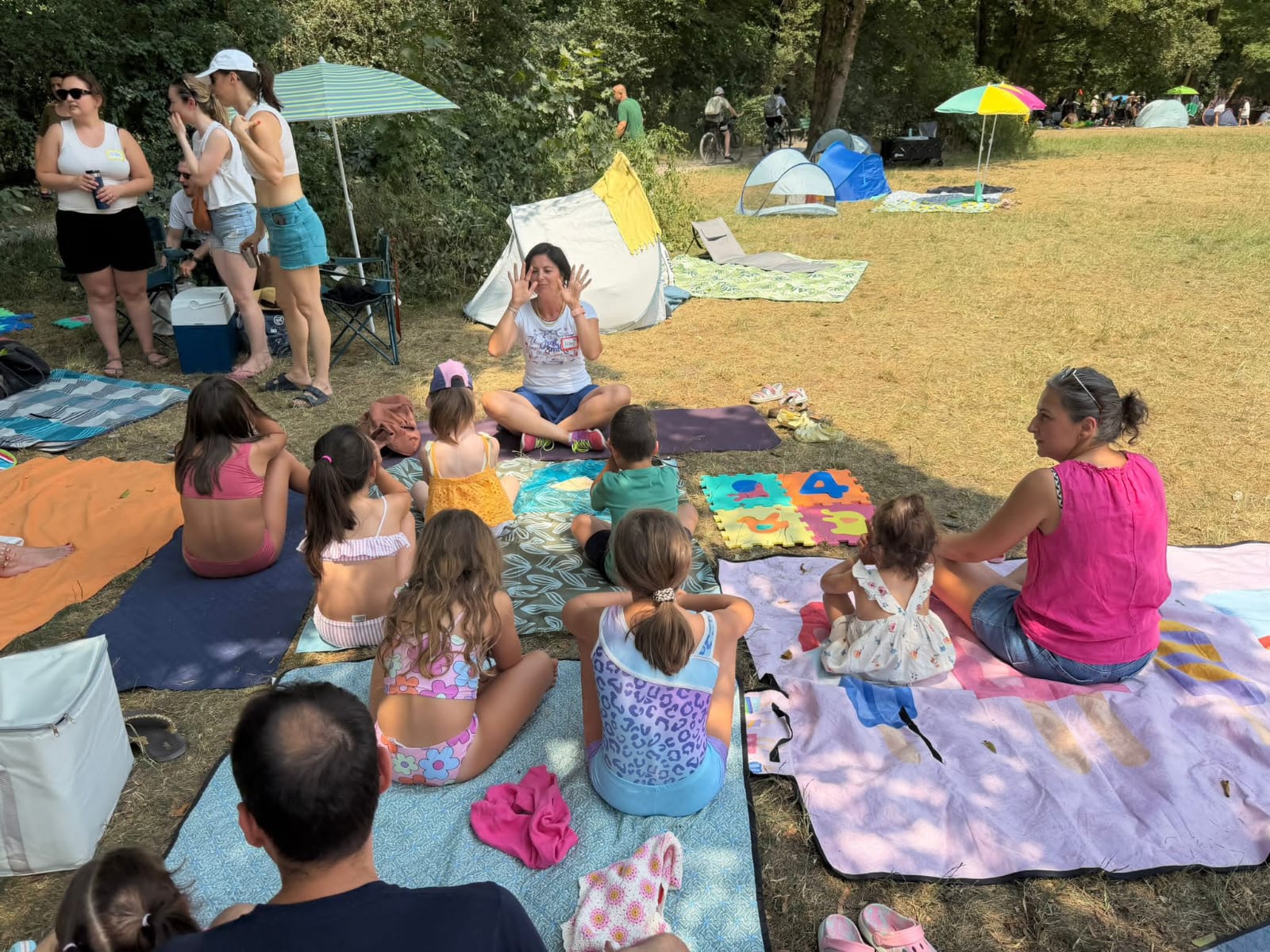 Münih'te Göçmen Anneler Pikniği Kitapla Büyüdü