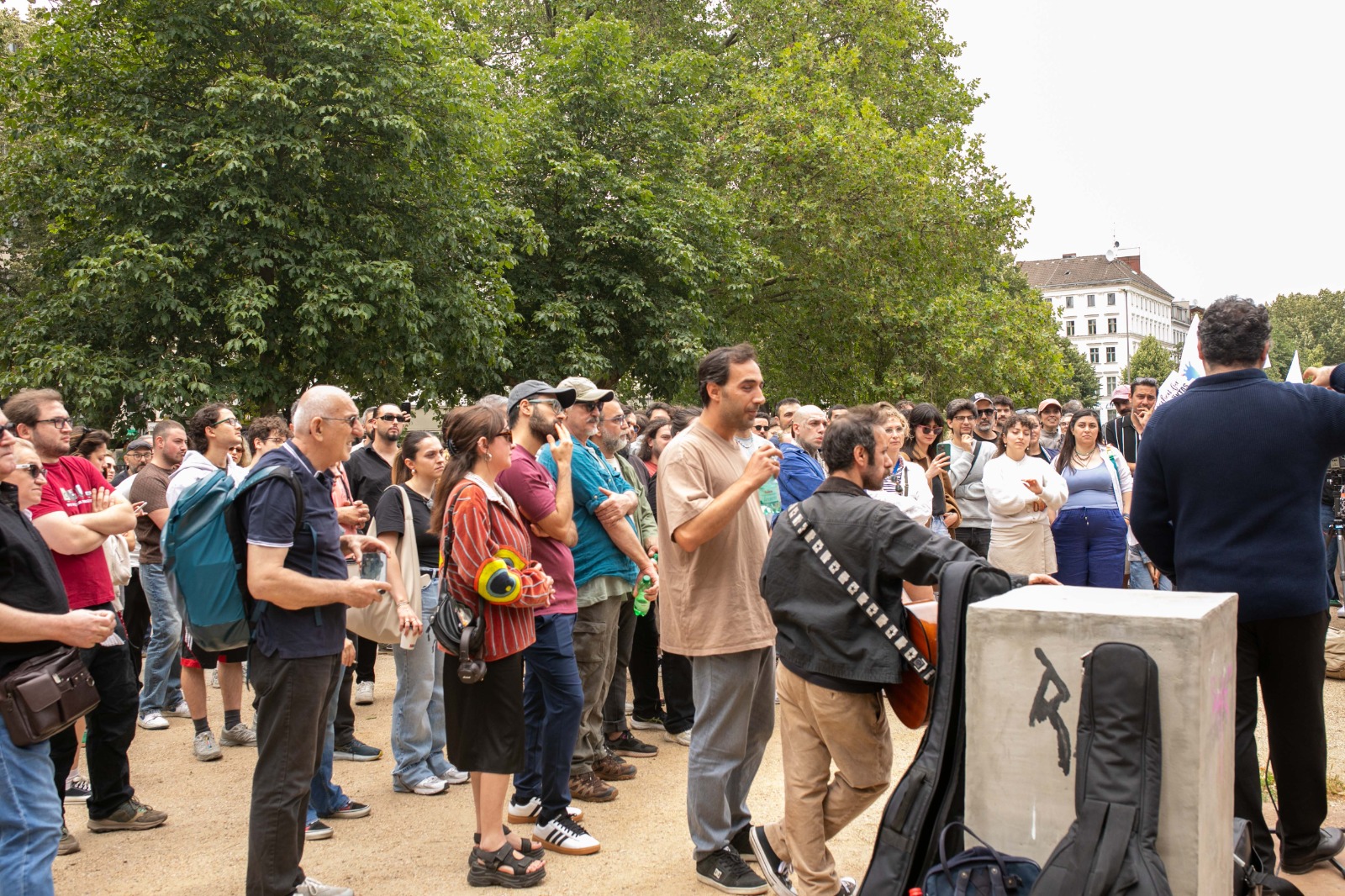 Massive Support for Deniz Göktaş in Berlin: Hundreds Gather at Oranienplatz