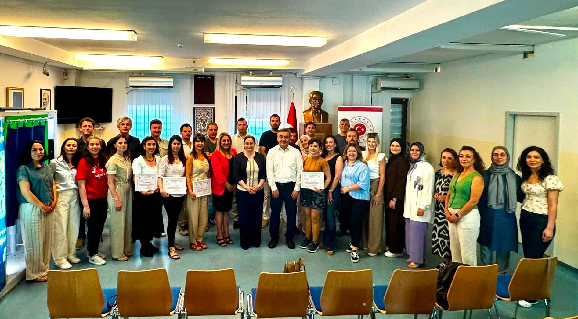 Nürnberg`de Türkçe ve Türk Kültürü dersleri masaya yatırıldı