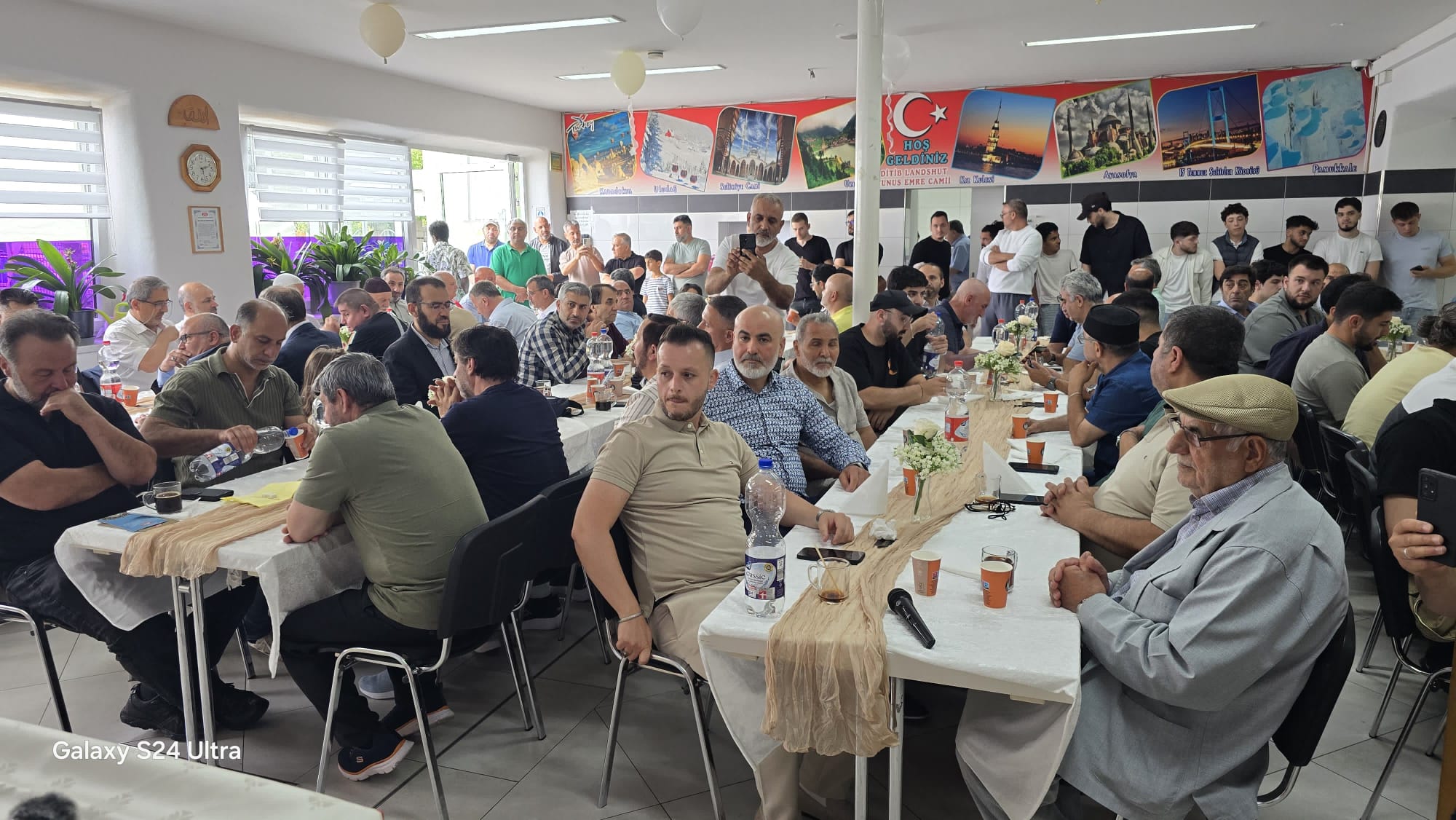 DİTİB Landshut Yunus Emre Camii'nde İmam Kadir Kınık'a Duygusal Veda