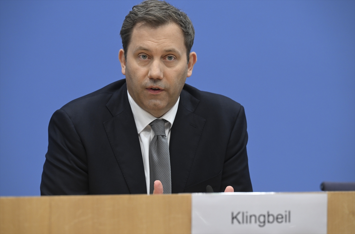 Germany's 2027 Budget: €203 Billion in New Debt