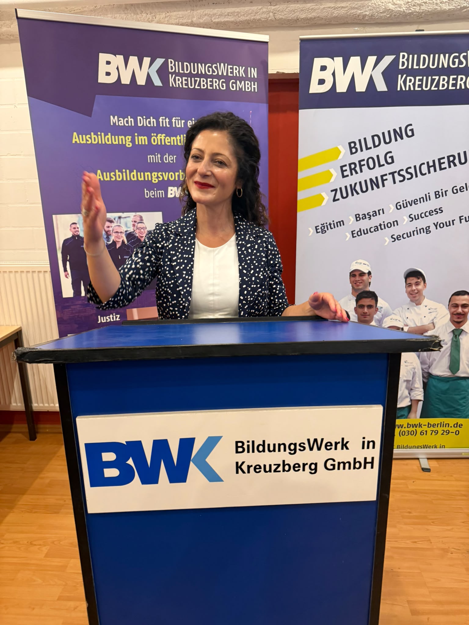 Youth Prepared for Public Service in Berlin Receive Certificates