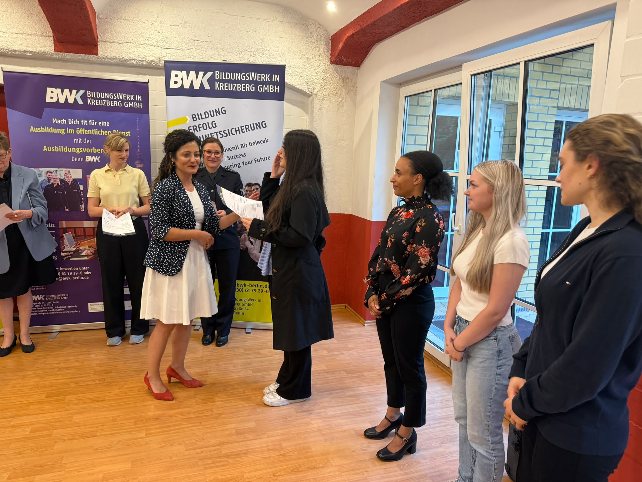 Youth Prepared for Public Service in Berlin Receive Certificates