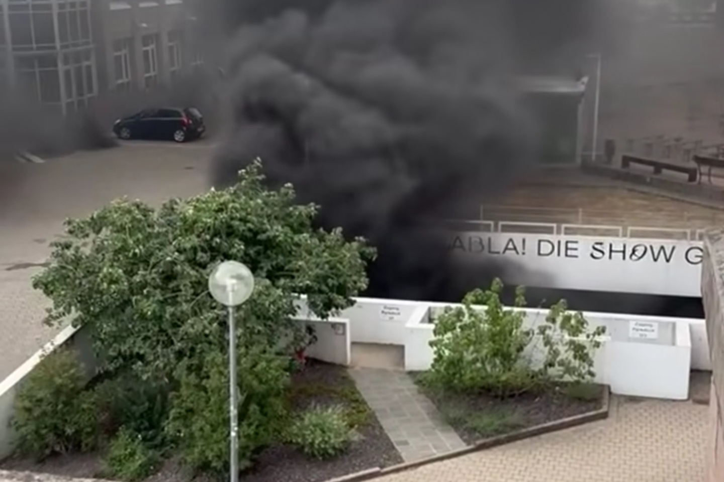 Nürnberg’de Yeraltı Otoparkında Araç Yangını