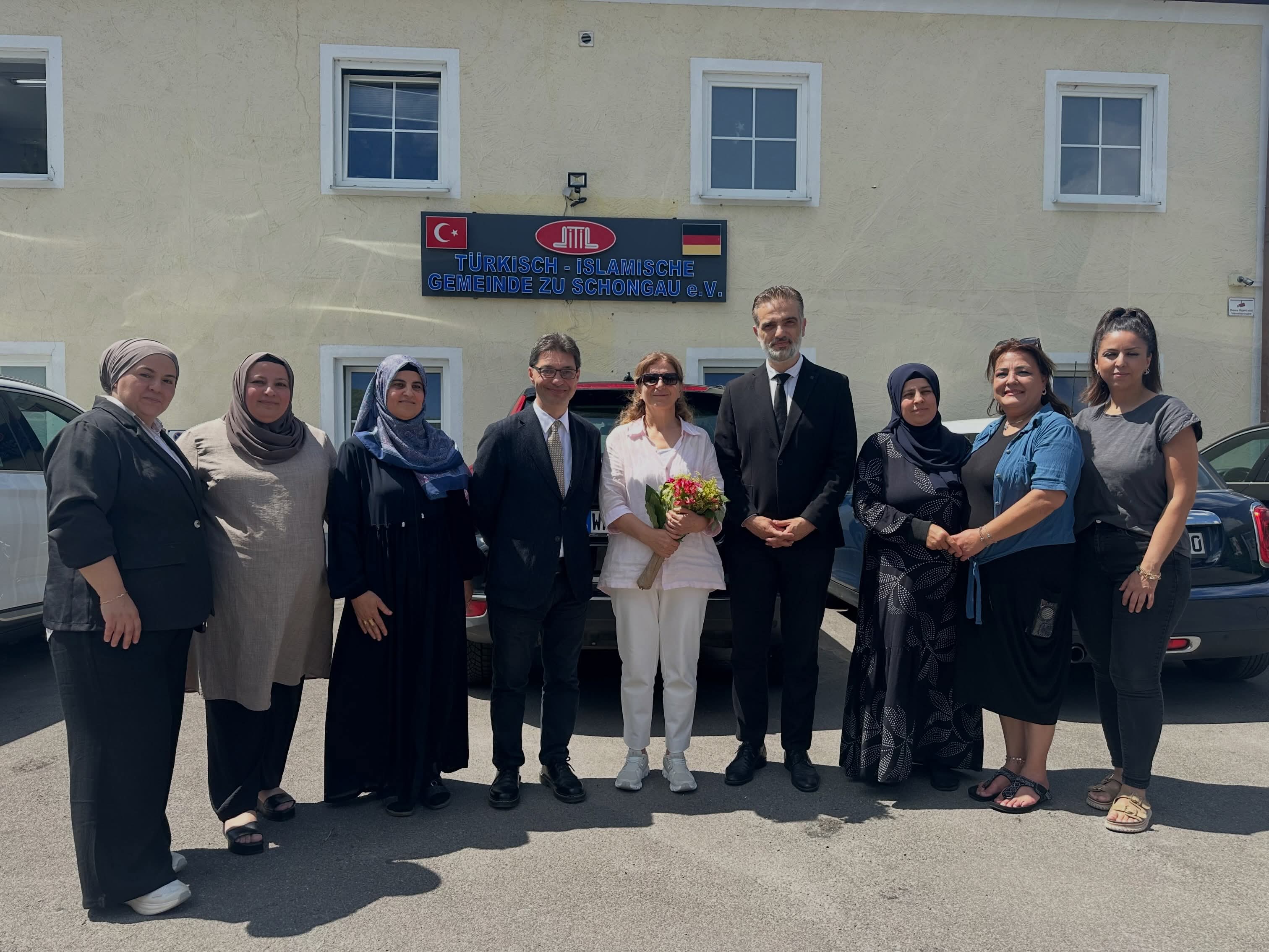 Okul saldırısında Türk öğretmenden kahramanca davranış