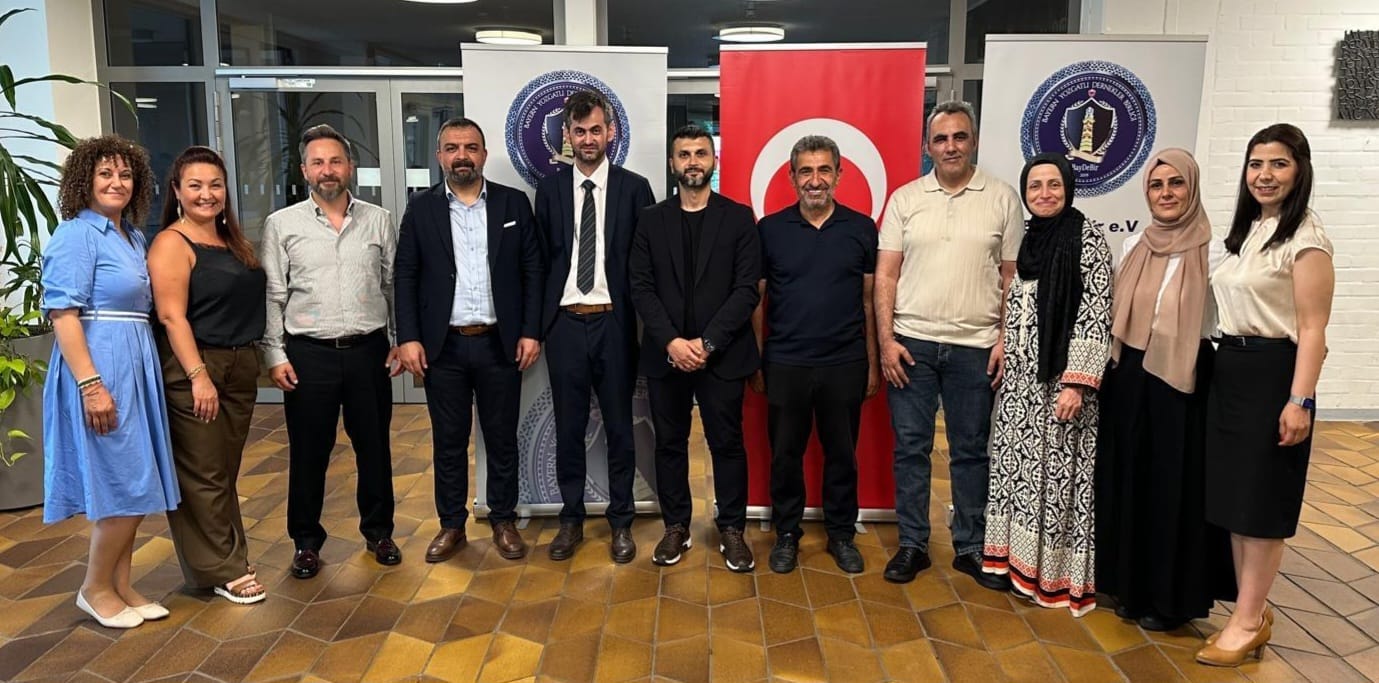 Almanya'da Türk Kültürü Paneli: Bektaşilik ve Alevilik Ele Alındı