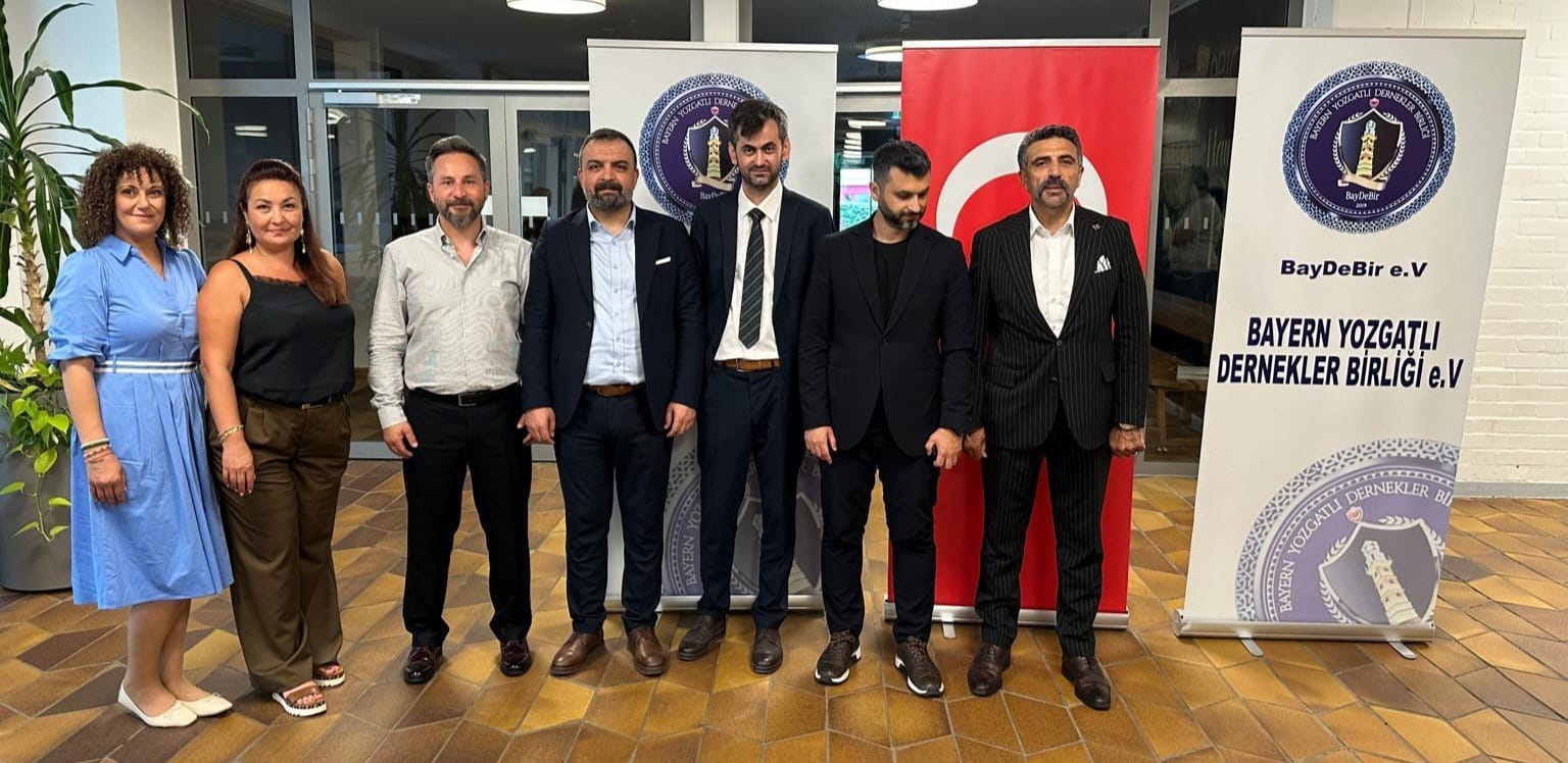 Almanya'da Türk Kültürü Paneli: Bektaşilik ve Alevilik Ele Alındı