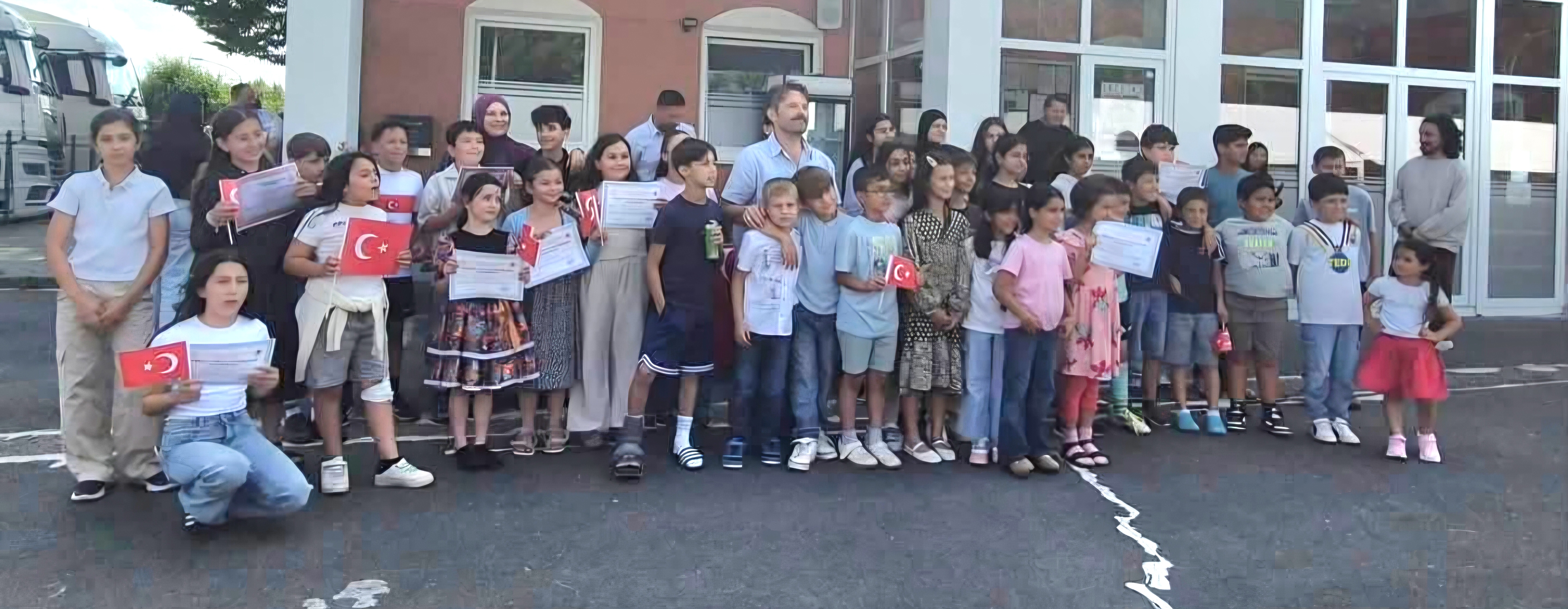 Burglengenfeld DİTİB Camii'nde Türkçe ve Türk Kültürü Şenliği Coşkusu