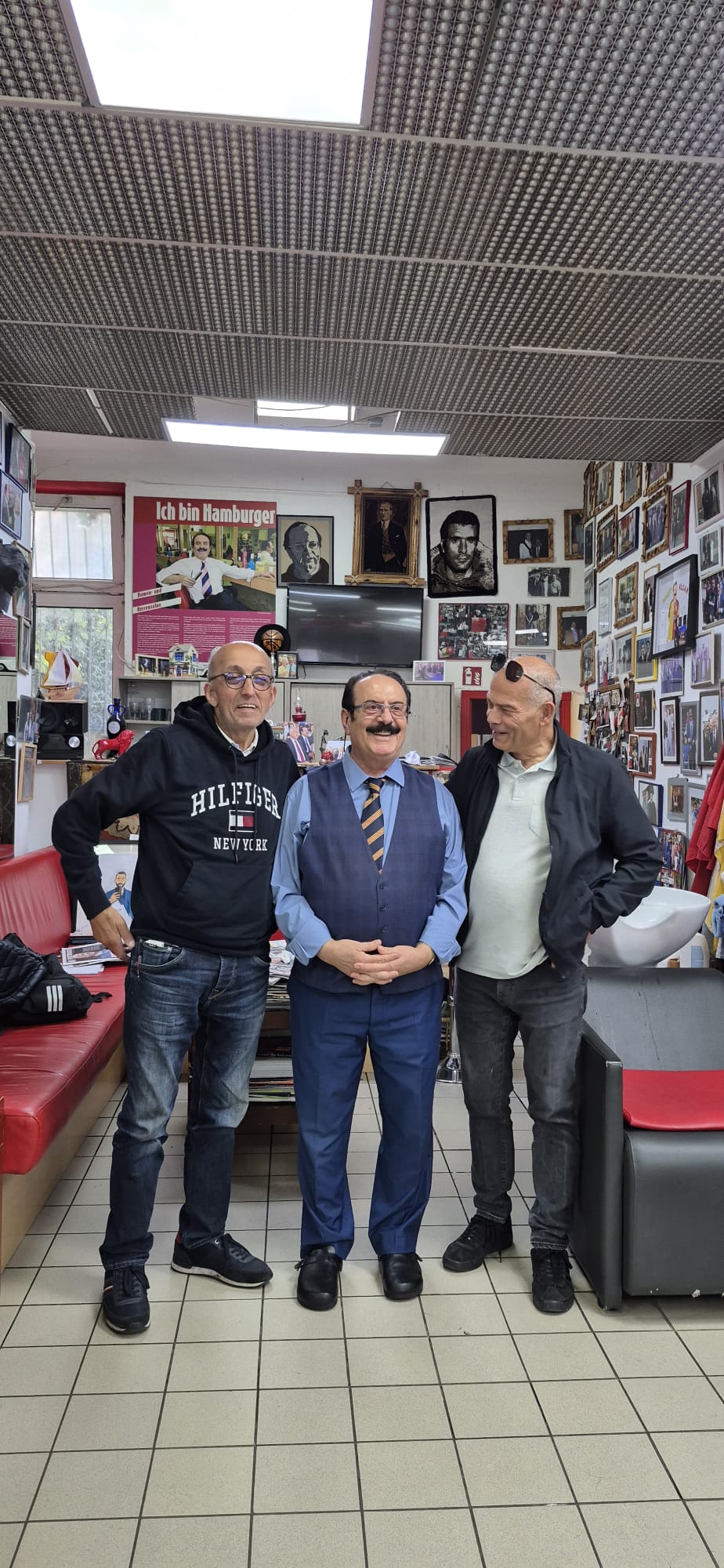 "Hamburg Muhtarı" Behçet Algan, CHP'den istifa etti