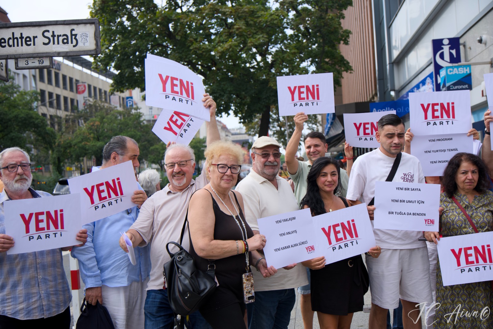 Kenan Kolat: Yeni Parti için Berlin'de 2.600 avro toplandı