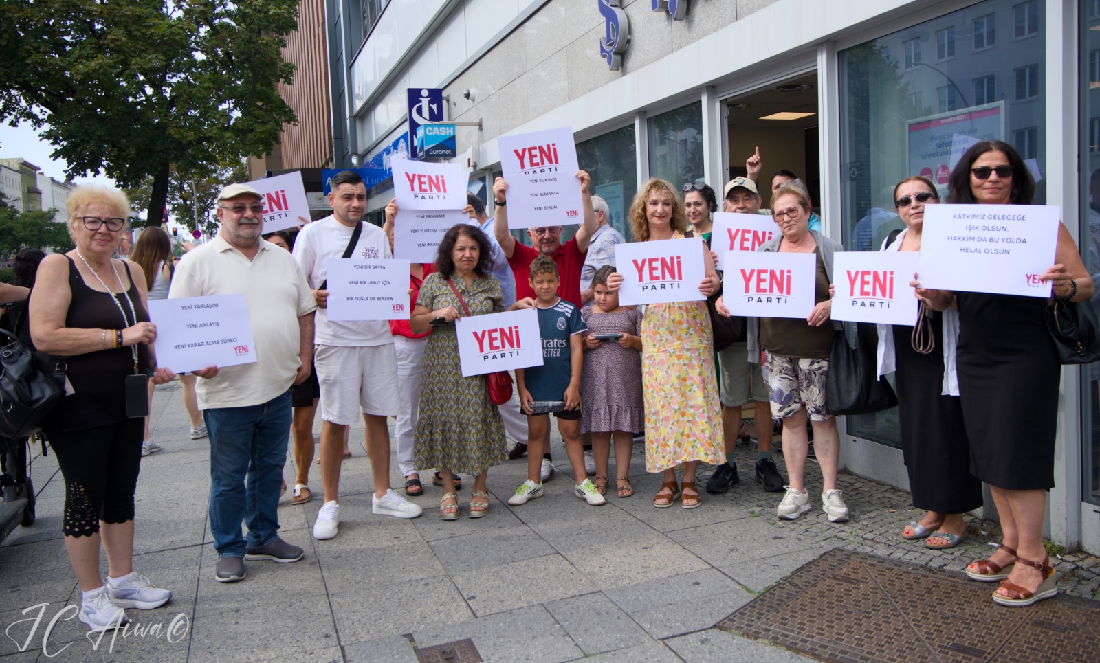 Kenan Kolat: Yeni Parti için Berlin'de 2.600 avro toplandı