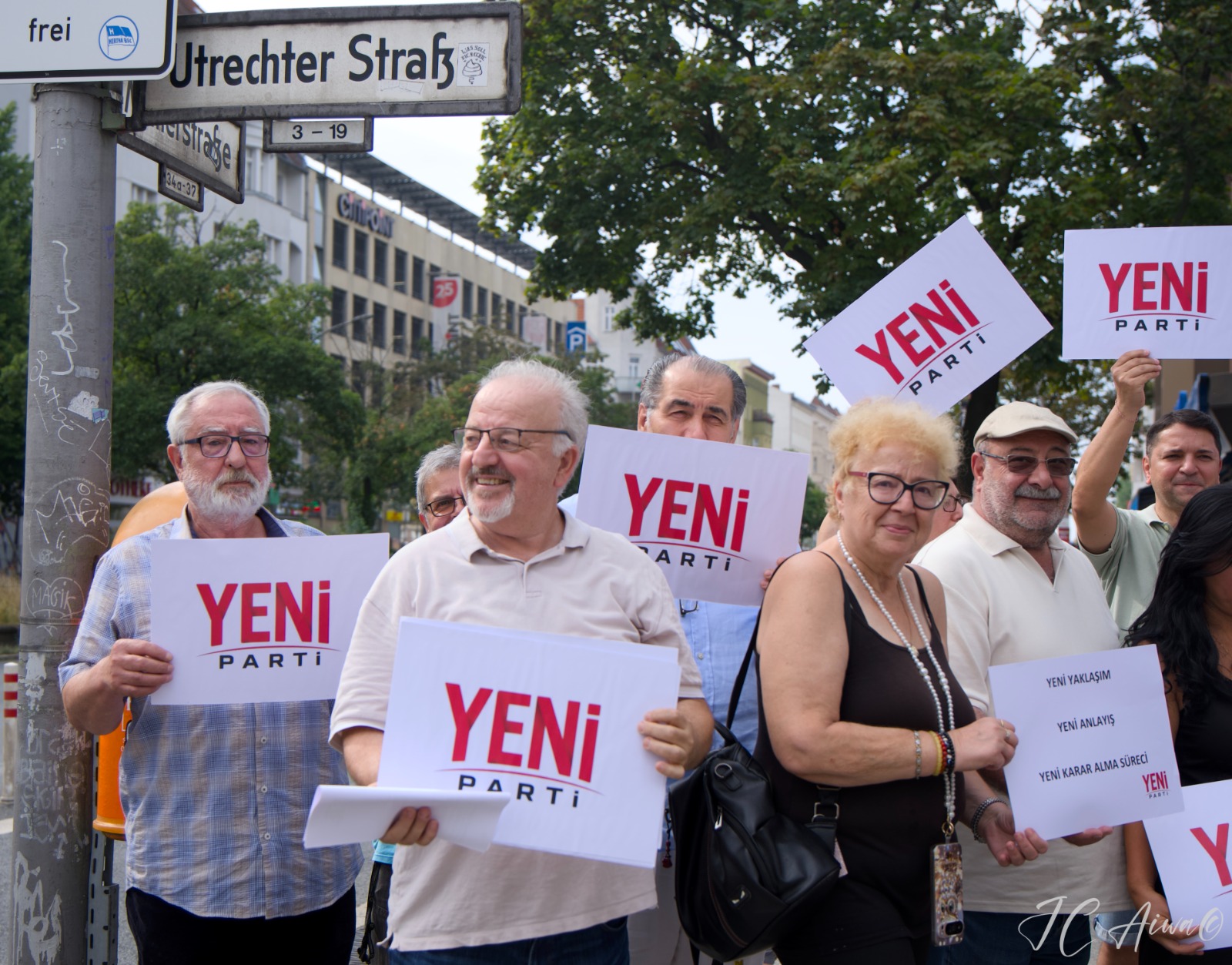 Kenan Kolat: Yeni Parti için Berlin'de 2.600 avro toplandı