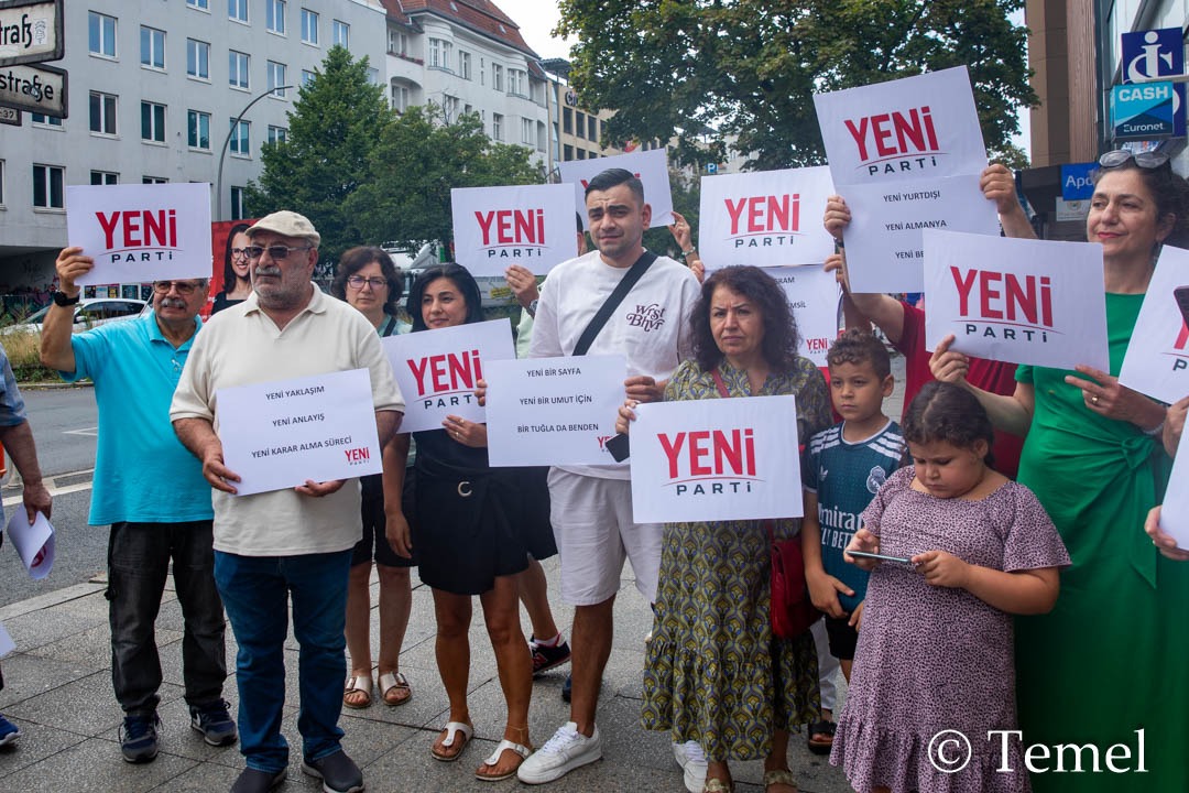 Kenan Kolat: Yeni Parti için Berlin'de 2.600 avro toplandı
