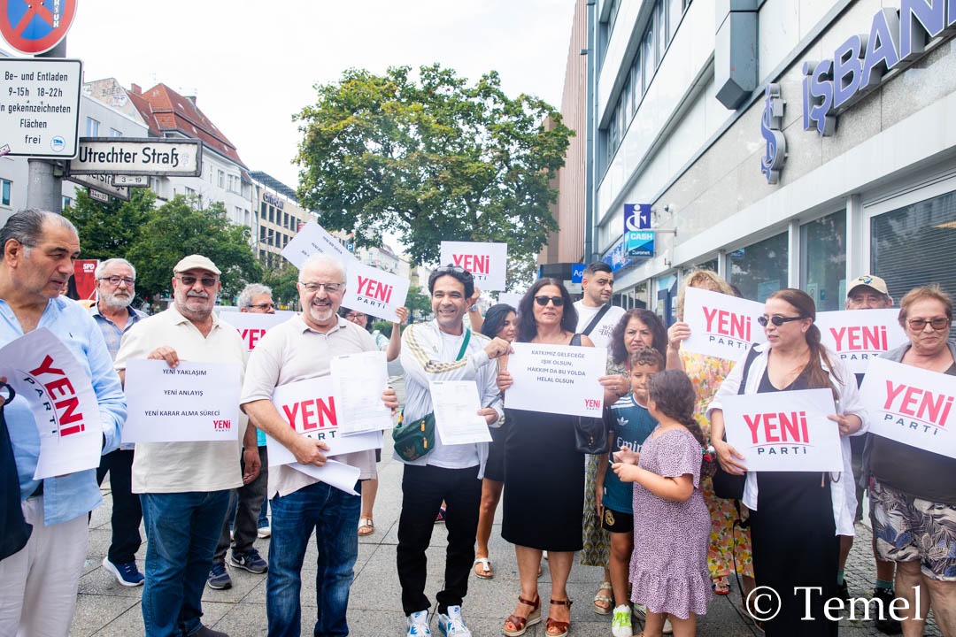 Kenan Kolat: Yeni Parti için Berlin'de 2.600 avro toplandı