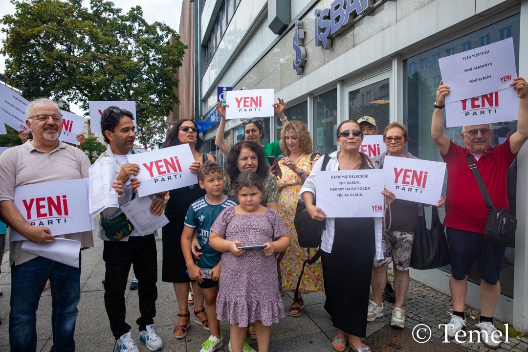 Kenan Kolat: Yeni Parti için Berlin'de 2.600 avro toplandı