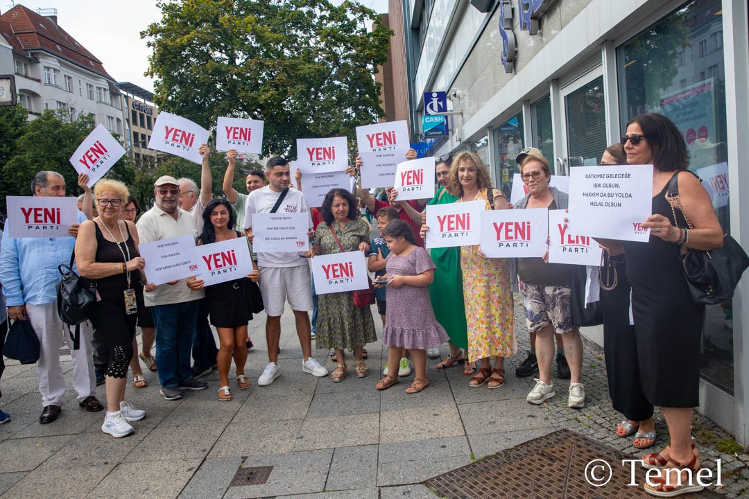 Kenan Kolat: Yeni Parti için Berlin'de 2.600 avro toplandı
