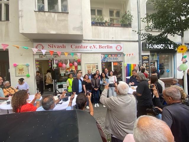 Sivaslı Canlar Derneği’nden Neukölln’de nefret ve ayrımcılığa karşı sevgi festivali