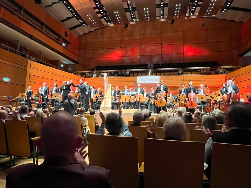 Lübeck’te Arpın Büyüsü: MuK’ta Stockholm Esintili Unutulmaz Festival Gecesi