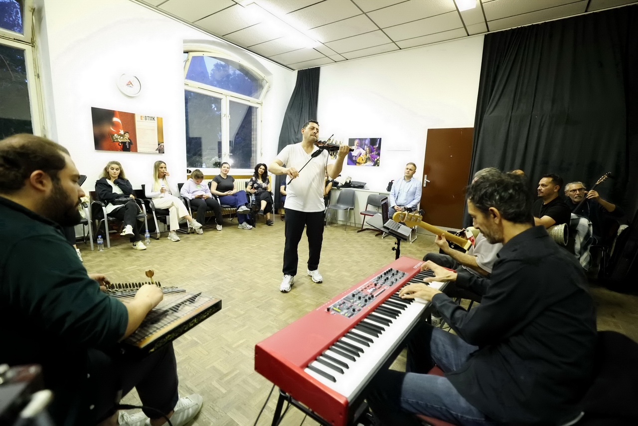 BTMK’den Sürprizlerle Dolu Konser Akşamı