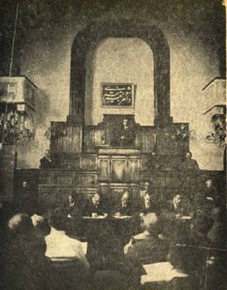 MECLİS KÜRSÜSÜNE SERİLEN SİYAH ÖRTÜ