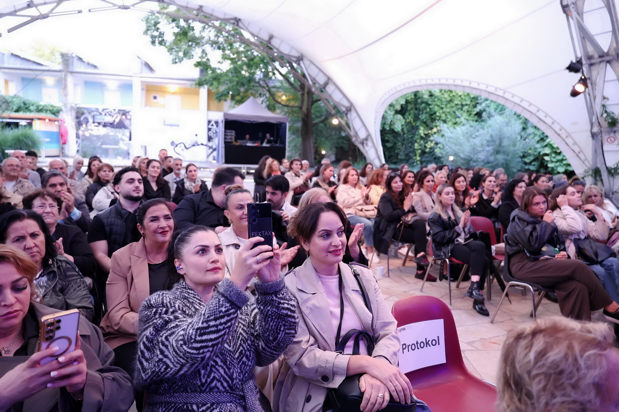 Berlin’de Türk Sanat Müziği Rüzgârı: BTMK’den Unutulmaz Açık Hava Konseri