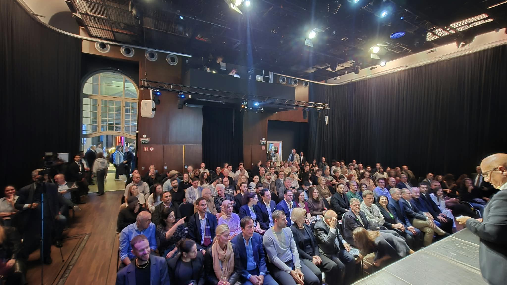 TDU Berlin’de lider adaylarını Türkiye kökenli seçmenlerle buluşturdu