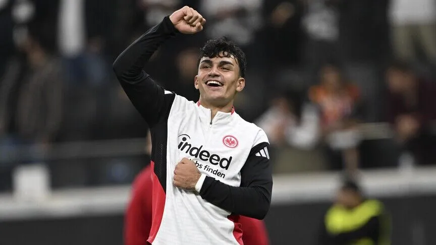 Bundesliga: Can Uzun'dan 2 gol, Frankfurt ilk kez kazandı