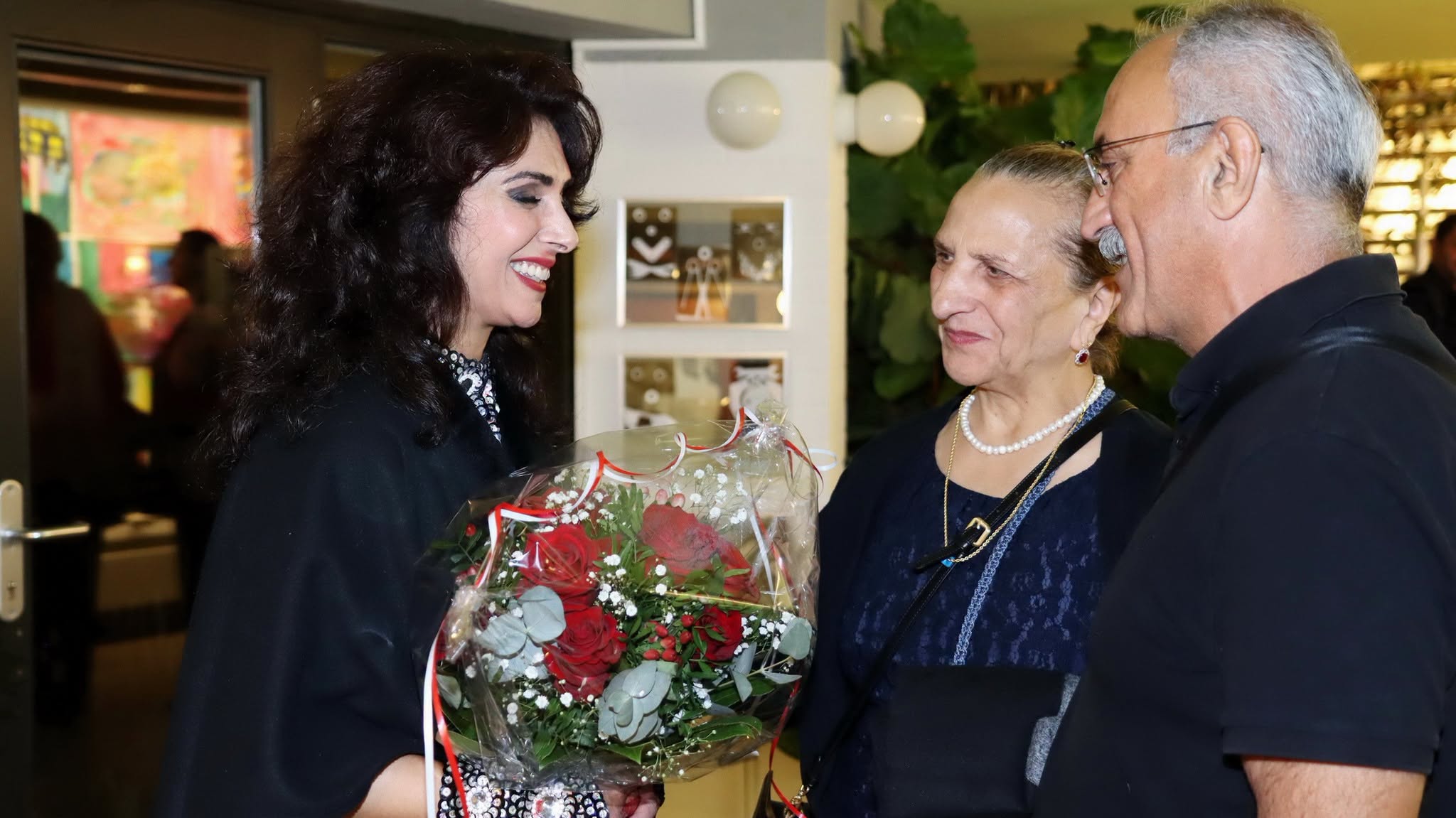 Taies Farzan, “Dansöz” ile Berlin’de tiyatroseverleri etkiledi