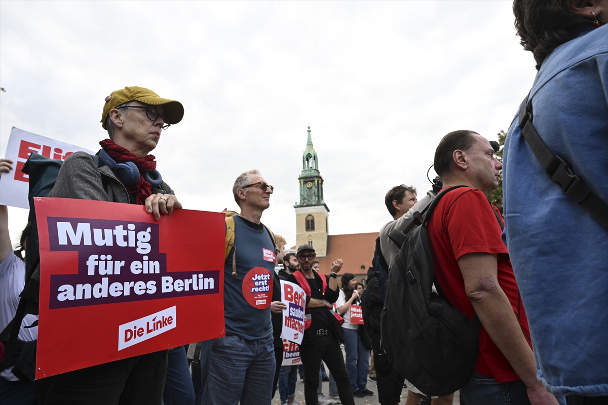 Elif Eralp Berlin'de seçmenlerle buluştu