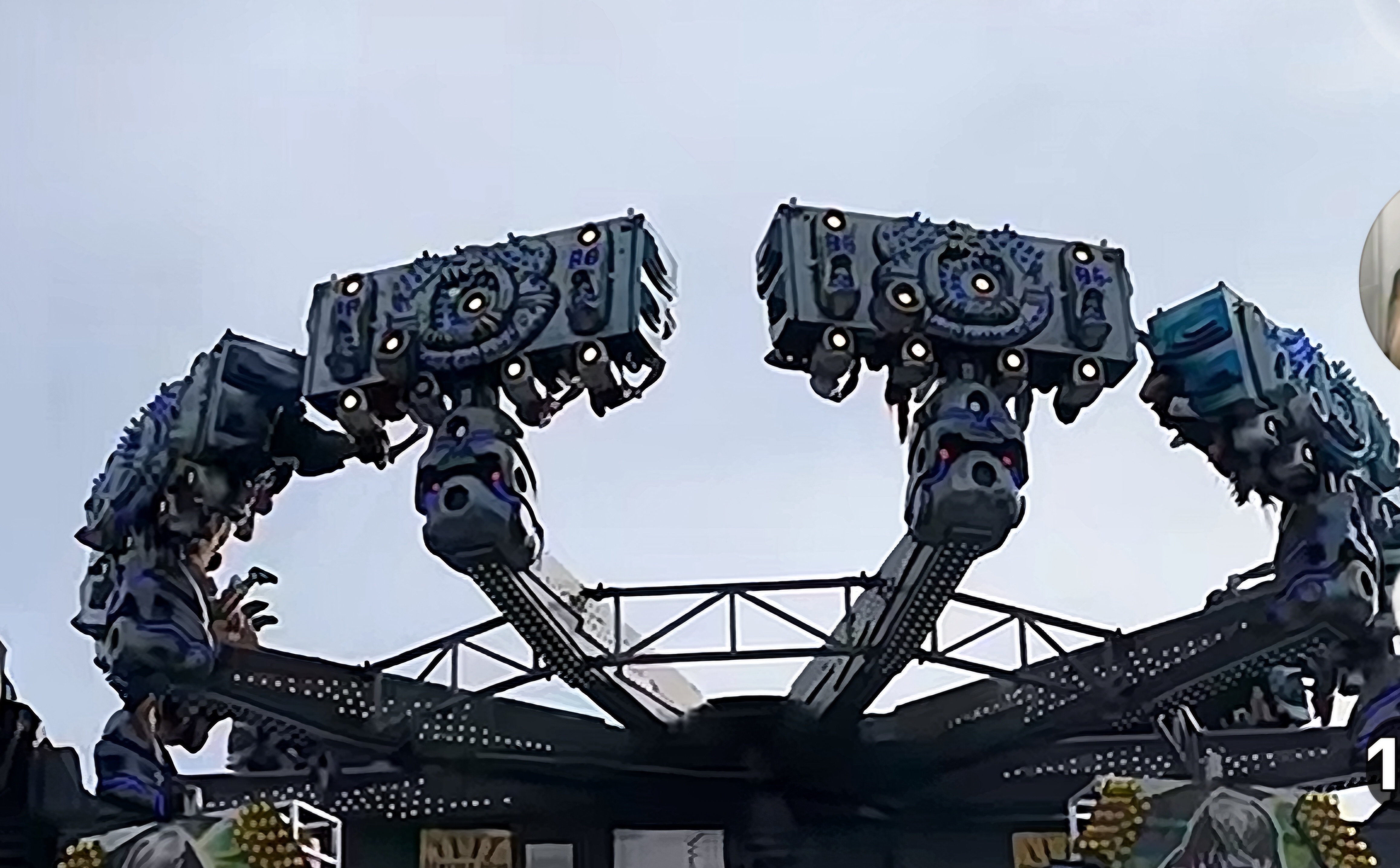 Münih Oktoberfest’te panik: “Predator” aracındaki yolcular baş aşağı kaldı