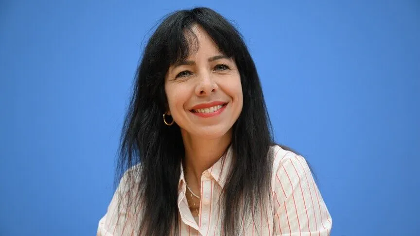 Elif Eralp: Yahudi karşıtı suçlamasını reddetti, İsrail eleştirisi