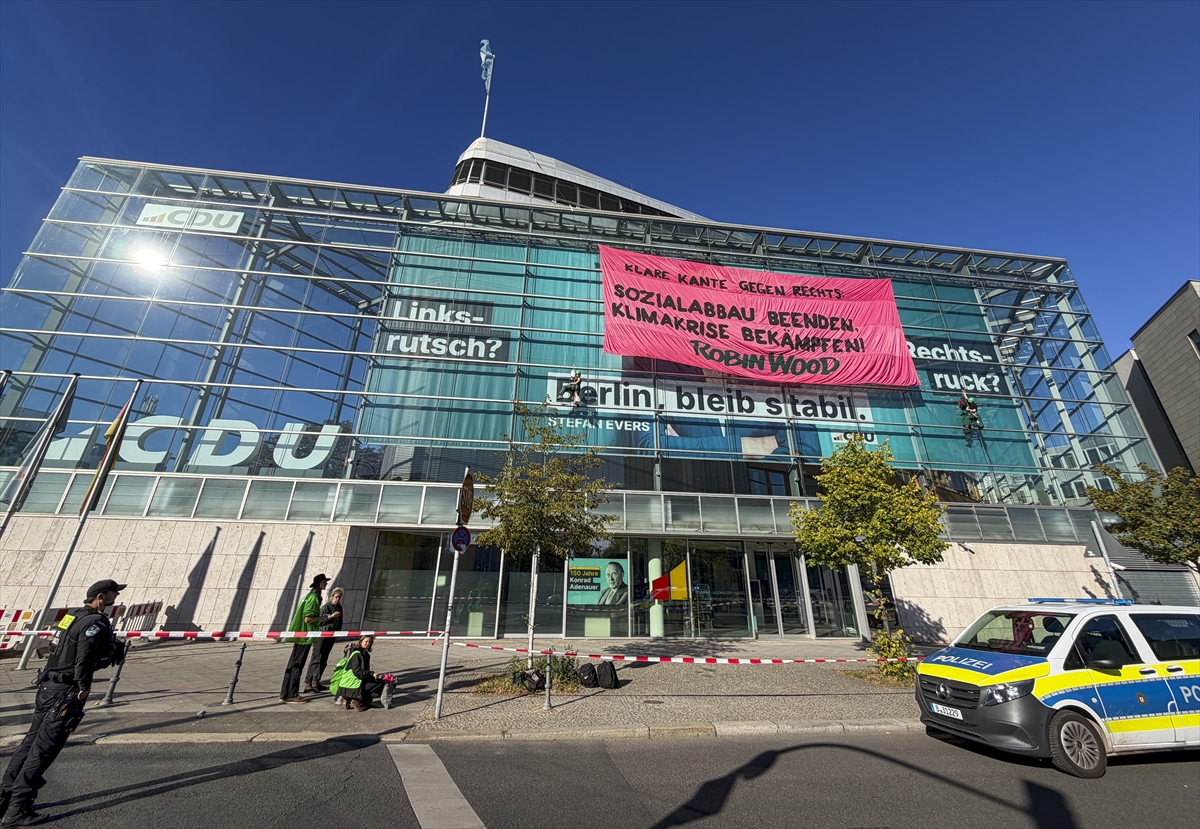 CDU Lideri Merz'in Partisine Eylem: İklim ve AfD Protestosu