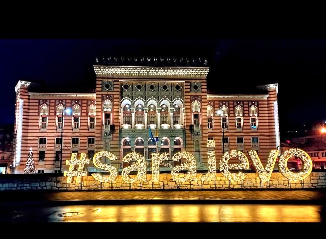 Saraybosna: Her Köşesinde Başka Bir Dönemin Hikâyesi